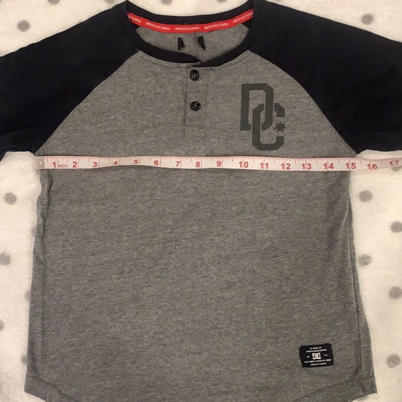 Youth M/L DC Shoe Co Shirt - Picture 4 of 6